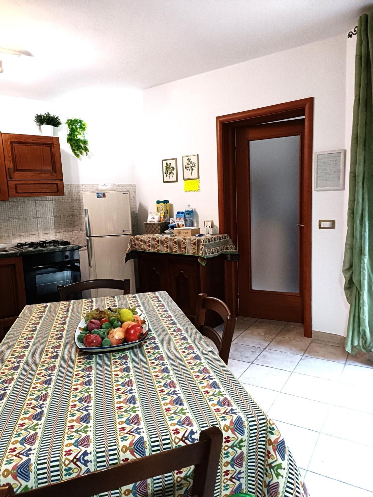 Giarranas House - Apartment With Coutyard Villacidro Εξωτερικό φωτογραφία